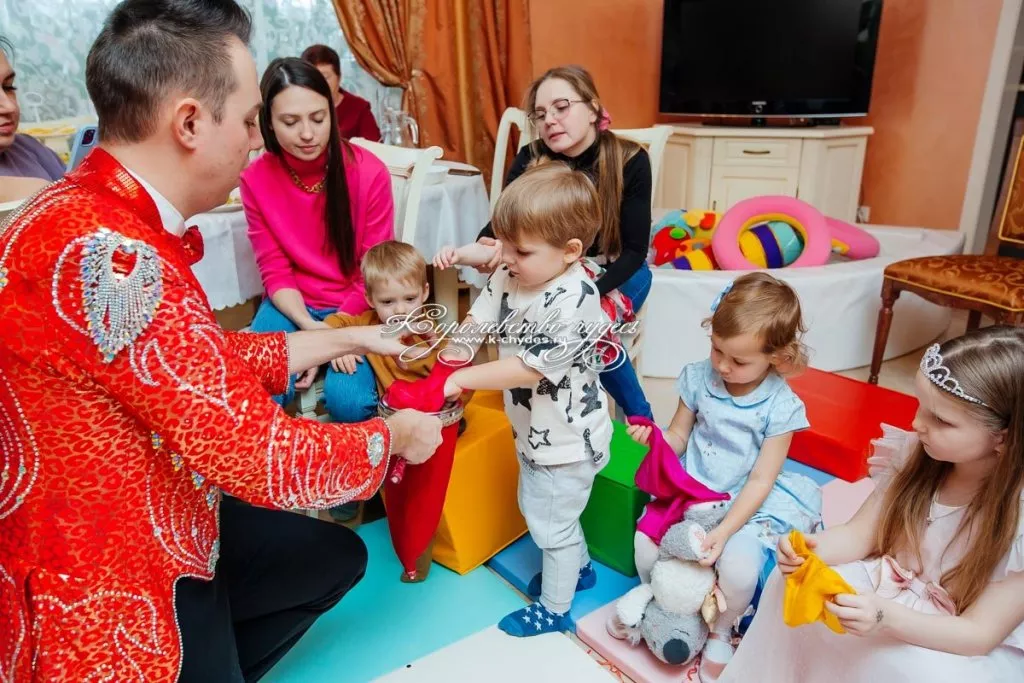 Детские аниматоры на празднике: что входит в работу и чем занимаются помимо конкурсов